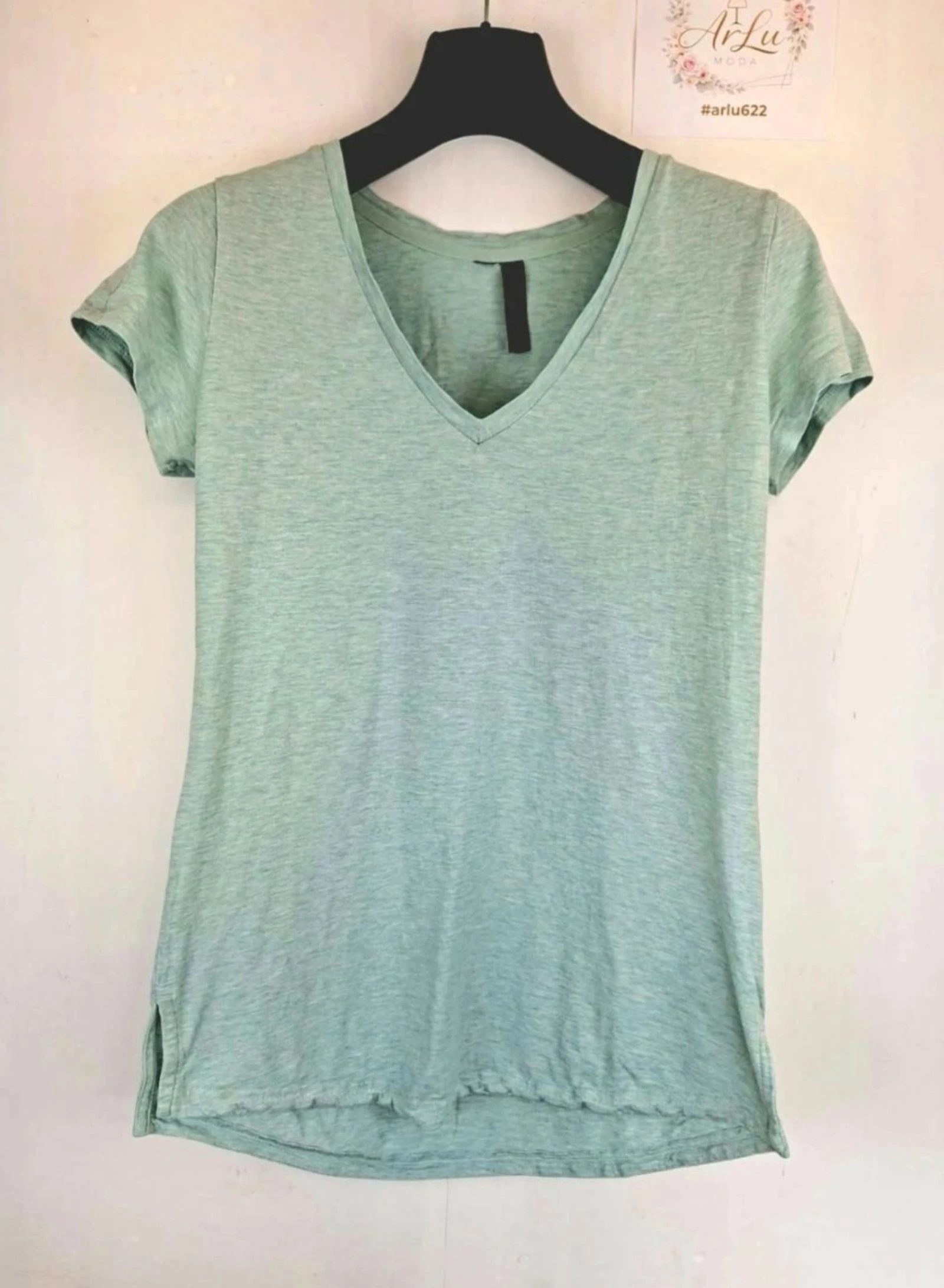 Adidas V-Neck T-Shirt Retro Y2K 2000s Sportswear